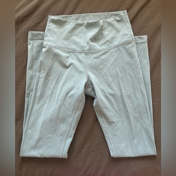 Lululemon // Wunder under leggings 26” luxtreme - Picture 4 of 6